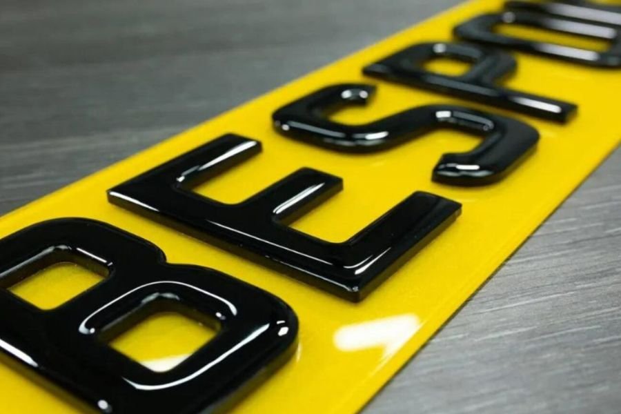Yellow vehicle number plates for UK
